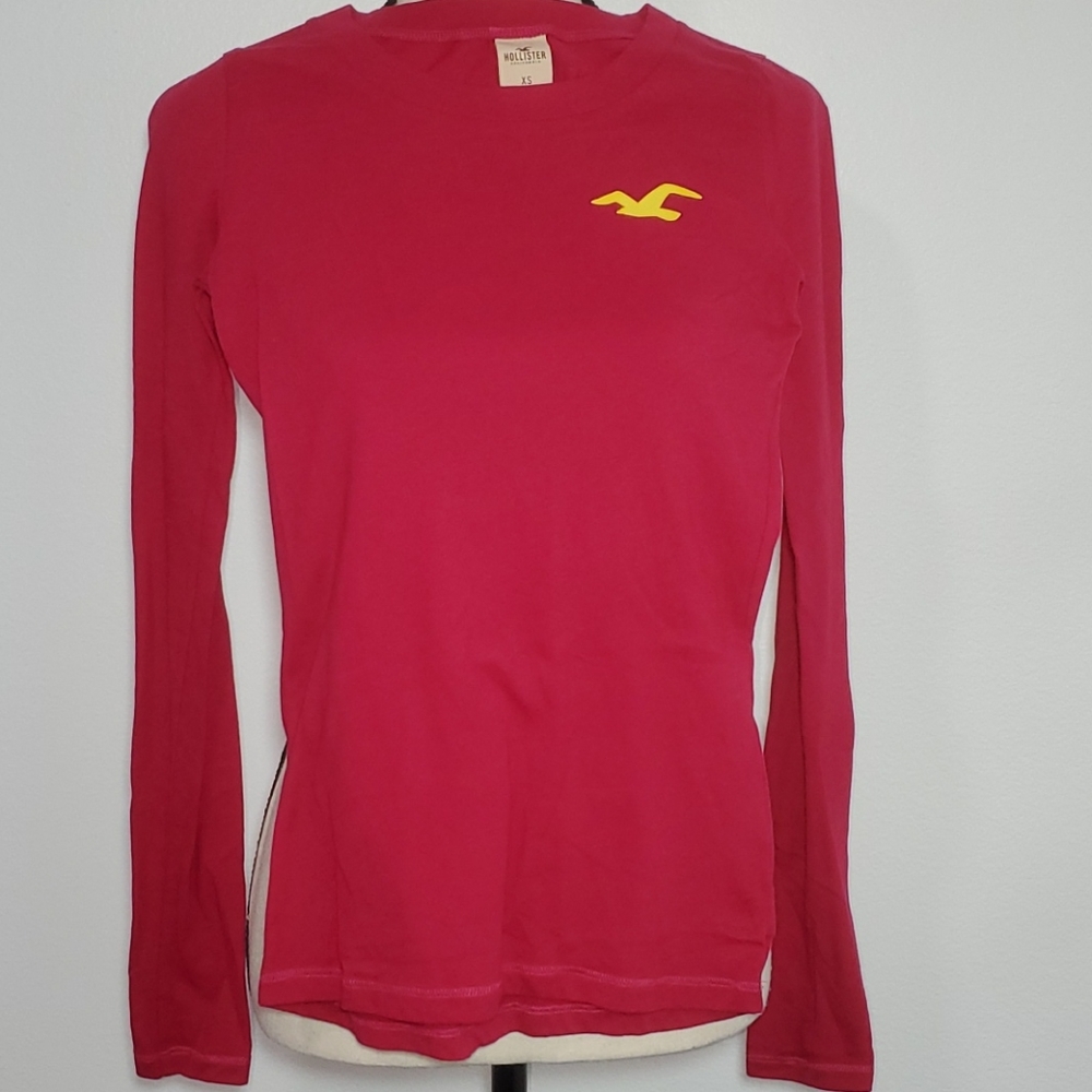 Hollister Vintage Y2K Women's Long Sleeve Tee - Red with Yellow Logo